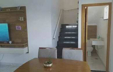 Imagem: A casa possui 3 Dormitórios, 1 Banheiro, 1 Vaga na garagem