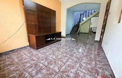 Imagem: A casa possui 3 Dormitórios, 4 Banheiros, 3 Vagas na garagem