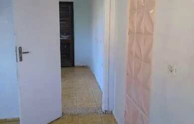 Imagem: A casa em condomínio possui 1 Dormitório, 1 Banheiro, 1 Vaga