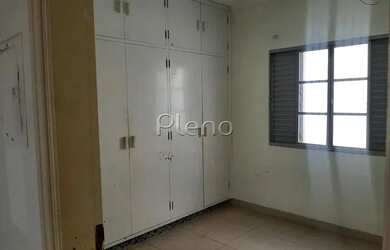 Imagem: O depósito possui 4 Vagas na garagem, 252m² de Área e está