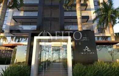 Imagem: O apartamento possui 4 Dormitórios, 1 Banheiro, 5 Vagas na