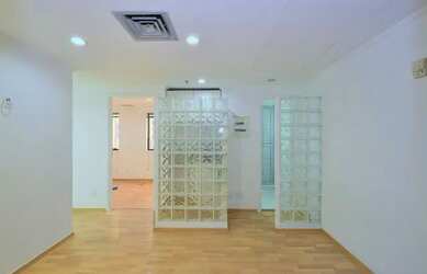 Imagem: O depósito à venda possui 1 Vaga na garagem, 52m² de Área