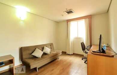 Imagem: O apartamento possui 1 Dormitório, 1 Banheiro, 1 Vaga na garagem