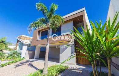 Imagem: A casa em condomínio possui 4 Dormitórios, 5 Banheiros, 4