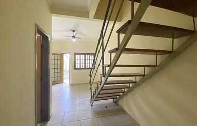 Imagem: Cód. 1527 - Um sobrado com 02 dormitórios, Av Guaporpé