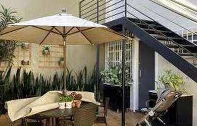 Imagem: A casa possui 4 Dormitórios, 5 Banheiros, 4 Vagas na garagem