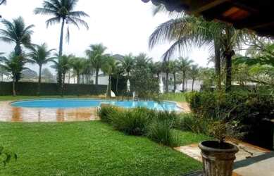 Imagem: A casa em condomínio para alugar possui 5 Dormitórios, 5 Banheiros