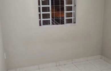 Imagem: A casa possui 1 Dormitório, 1 Banheiro, 60m² de Área e está