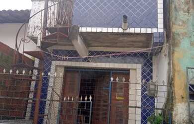 Imagem: A casa possui 2 Dormitórios e está localizado em Barra do