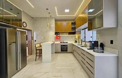 Imagem 3: Casa Inteligente no Ponta Negra 2 com 5 Suítes sendo uma Master com Closet...