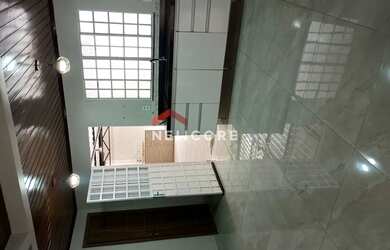 Imagem: A casa possui 2 Dormitórios, 3 Banheiros, 1 Vaga na garagem