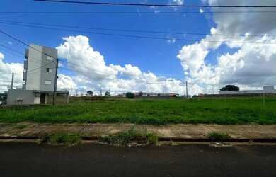 Imagem: O terreno possui 433m² de Área e Imóvel novo e está localizado