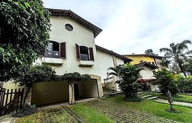 Imagem: A casa em condomínio possui 4 Dormitórios, 5 Banheiros, 5