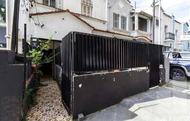 Imagem: O depósito possui 1 Vaga na garagem, 380m² de Área e está