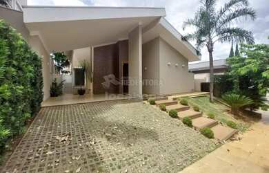 Imagem: A casa em condomínio possui 3 Dormitórios, 5 Banheiros, 4