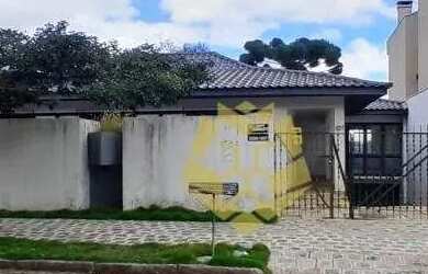 Imagem: A casa possui 4 Dormitórios, 3 Banheiros, 5 Vagas na garagem