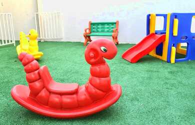 Imagem: O depósito possui 3 Vagas na garagem, 450m² de Área e está