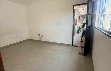 Imagem: O apartamento possui 3 Dormitórios, 1 Banheiro, 1 Vaga na garagem