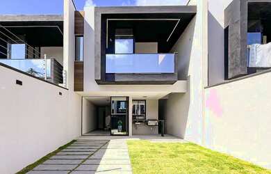 Imagem: A casa em condomínio possui 4 Dormitórios, 5 Banheiros, 3