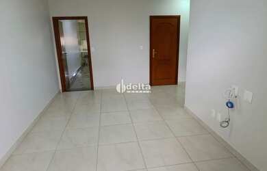 Imagem 2: Apartamento com 3 quartos sendo 1 suíte disponível para locação no bairro Centro em Uberlâ