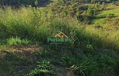 Imagem: O terreno possui 244m² de Área e está localizado em Comunidade