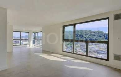 Imagem: O apartamento possui 4 Dormitórios, 4 Banheiros, 3 Vagas na