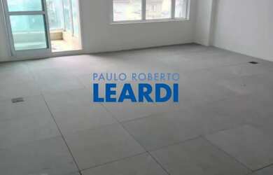 Imagem: O depósito possui 1 Vaga na garagem, 36m² de Área e está