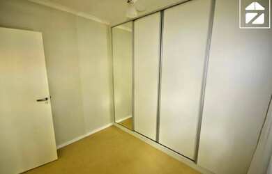 Imagem: O apartamento possui 1 Dormitório, 1 Banheiro, 1 Vaga na garagem