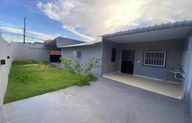 Imagem: A casa possui 3 Dormitórios, 1 Banheiro e está localizado