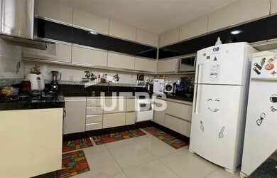 Imagem 10: Sobrado na Alameda Imbé. Churrasqueira, Área de serviço, 263m² de...