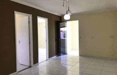 Imagem: A casa possui 3 Dormitórios, 1 Banheiro, 1 Vaga na garagem