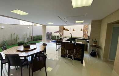 Imagem: A casa em condomínio possui 5 Dormitórios, 5 Banheiros, 4