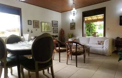 Imagem: A casa em condomínio possui 2 Dormitórios, 3 Banheiros, 2