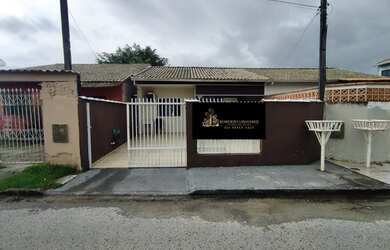 Imagem: A casa possui 2 Dormitórios, 1 Banheiro, 1 Vaga na garagem