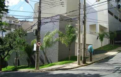 Imagem: O depósito possui 5 Vagas na garagem, 1.165m² de Área e