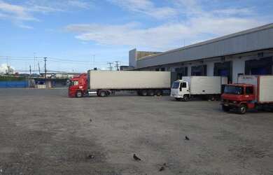 Imagem: O depósito possui 5 Vagas na garagem, 20.000m² de Área e