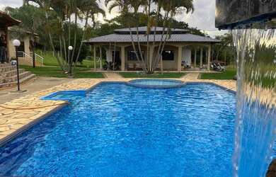 Imagem: A fazenda possui 80m² de Área e está localizado em Centro