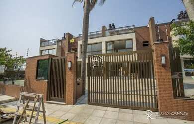 Imagem: A casa em condomínio possui 3 Dormitórios, 3 Banheiros, 3