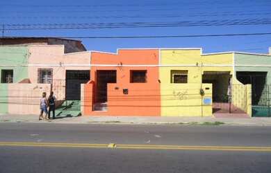 Imagem: A casa possui 2 Dormitórios, 1 Banheiro e 100m² de Área e