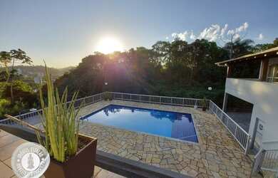 Imagem: O apartamento possui 3 Dormitórios, 1 Banheiro, 1 Vaga na garagem