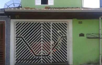 Imagem: A casa possui 3 Dormitórios, 1 Banheiro, 1 Vaga na garagem