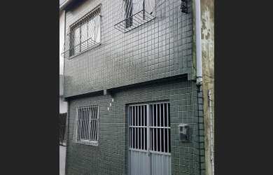 Imagem: A casa possui 2 Dormitórios, 2 Banheiros, 85m² de Área, Varanda