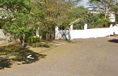 Imagem: O terreno possui 12.100m² de Área e está localizado em Neva