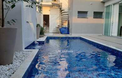 Imagem: A casa em condomínio possui 4 Dormitórios, 4 Banheiros, 4