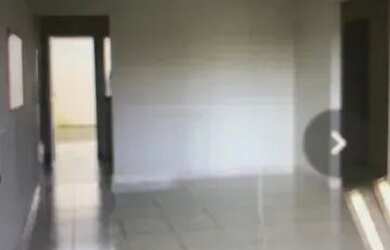 Imagem: A casa à venda possui 2 Dormitórios, 1 Banheiro, 2 Vagas na