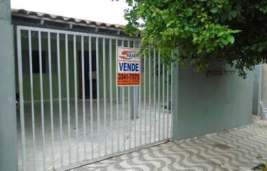 Imagem: A casa possui 2 Dormitórios, 1 Banheiro, 1 Vaga na garagem