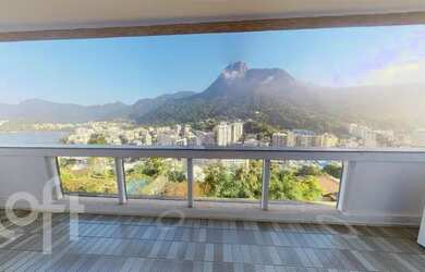 Imagem: O apartamento possui 4 Dormitórios, 5 Banheiros, 3 Vagas na