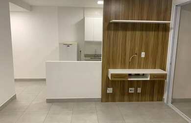 Imagem: O apartamento possui 1 Dormitório, 1 Banheiro, 1 Vaga na garagem