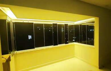 Imagem: O apartamento possui 3 Dormitórios, 1 Banheiro, 1 Vaga na garagem