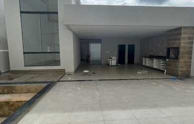 Imagem: A casa em condomínio possui 3 Dormitórios, 3 Banheiros, 2